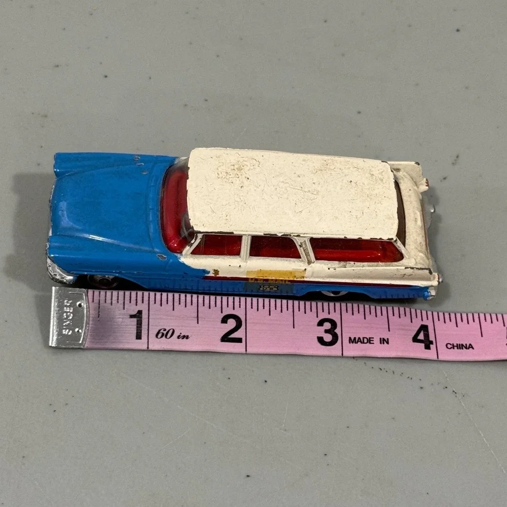 Vintage Corgi Toys Plymouth Sports Suburban US Mail Diecast Car Blue‎ White 4in